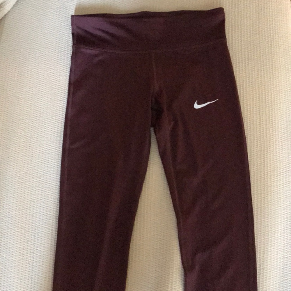 3/4 length Nike Dri-fit leggings Maroon